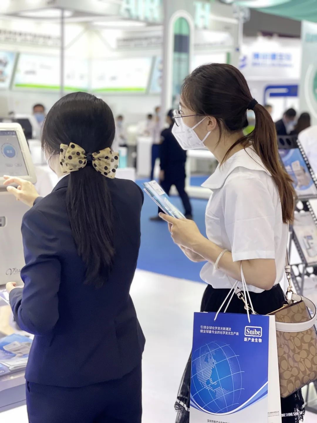 ��è����